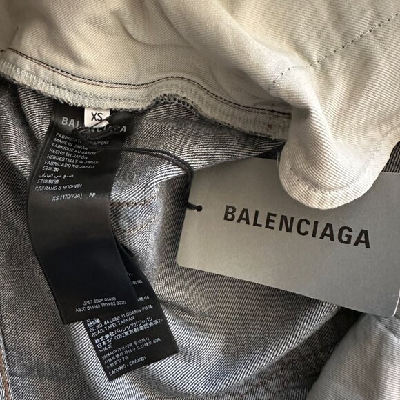 NWT authentic BALENCIAGA BAGGY JEANS Size XS - Fits Best to Waists 32-34 US - Picture 9 of 16